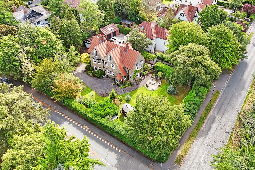 Property photo 1 of 18
