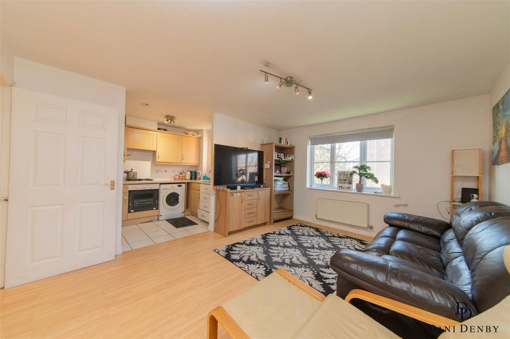Property photo 3 of 8