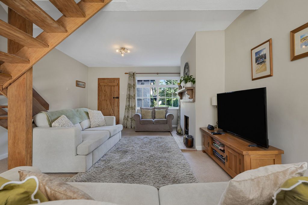 Property photo 3 of 36
