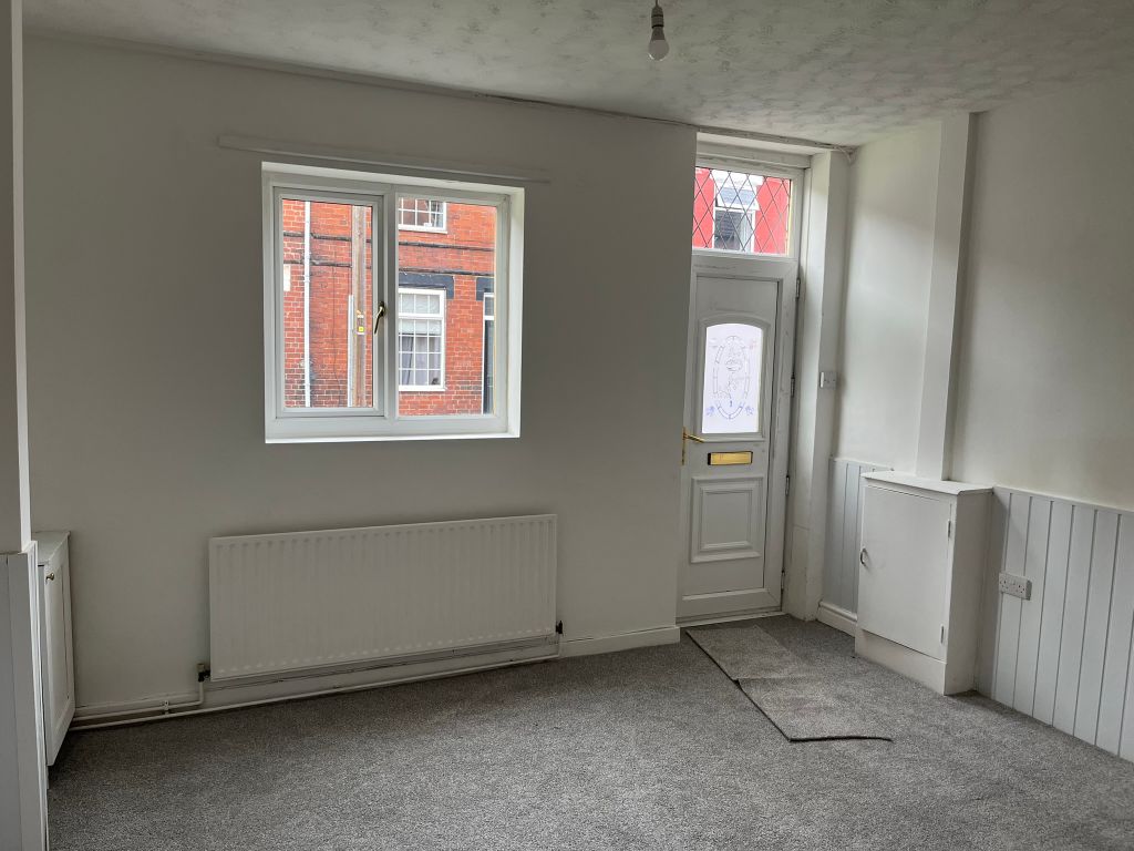 Property photo 2 of 11 Living Room