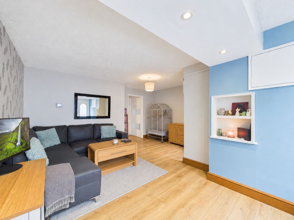 Property photo 2 of 11 5591822