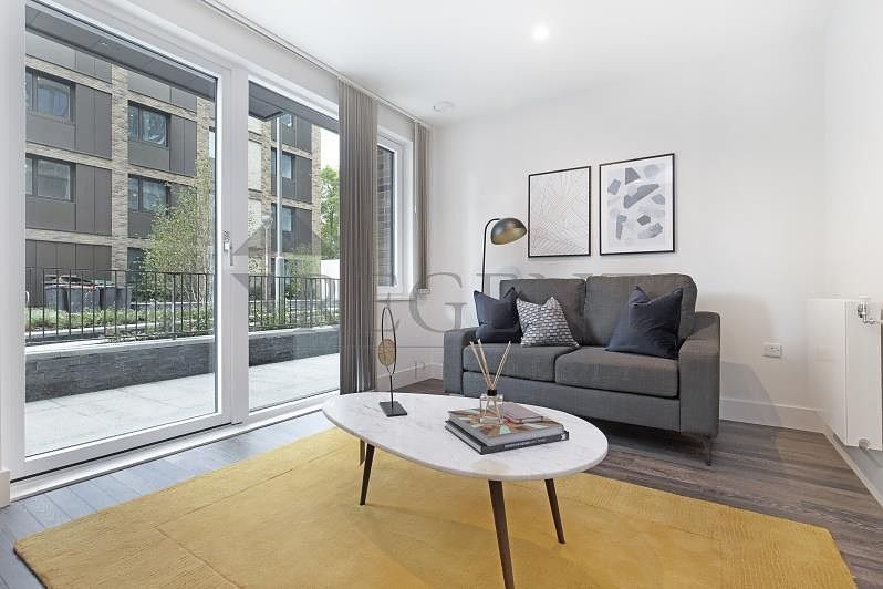 Property photo 3 of 11 (Main)