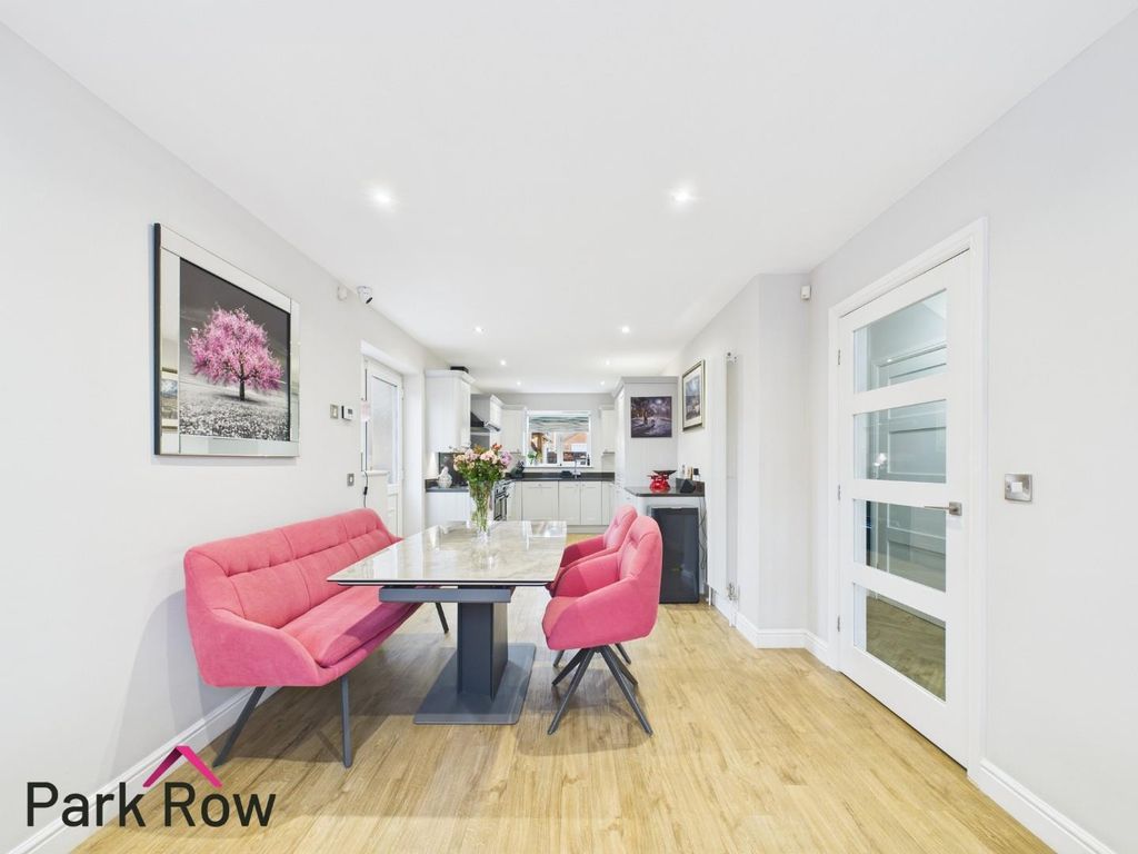 Property photo 3 of 37