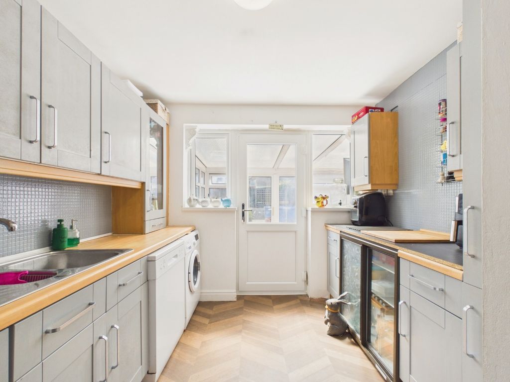 Property photo 2 of 20 5061294