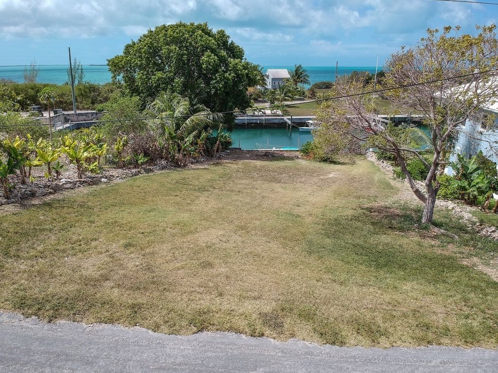 Property photo 2 of 8