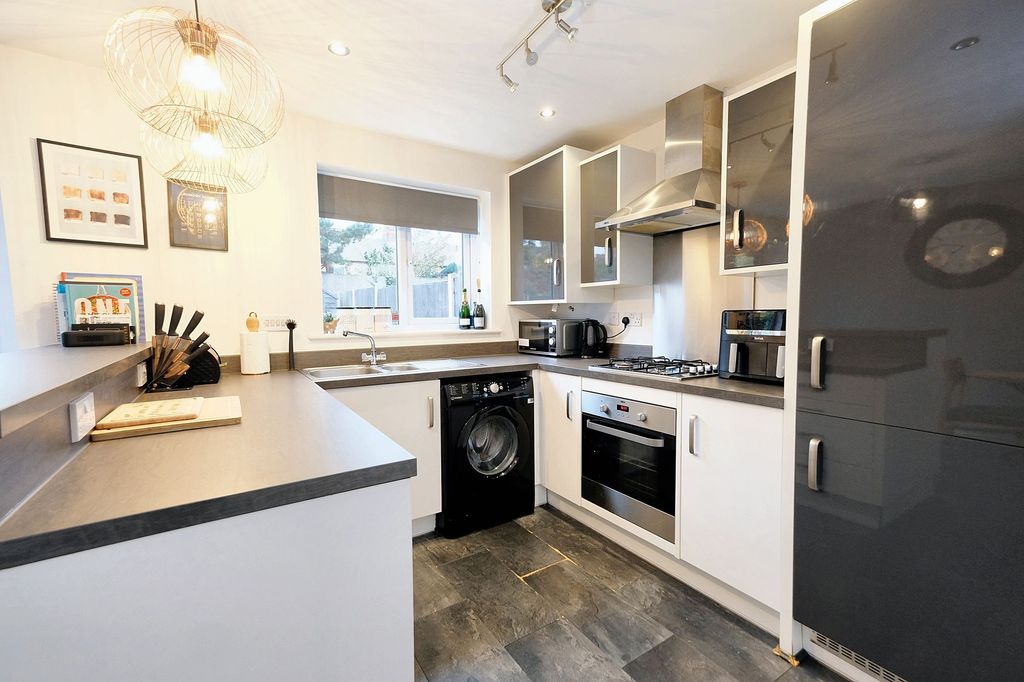 Property photo 3 of 17