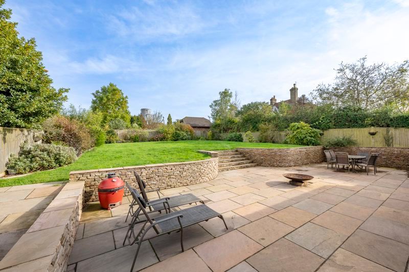 Property photo 2 of 25 Photo 3