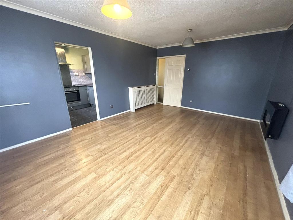 Property photo 2 of 9 Living Room