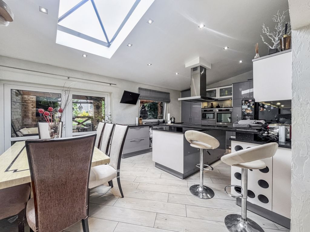 Property photo 2 of 18 Photo 9