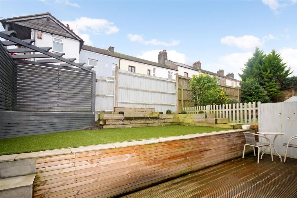 Property photo 2 of 7 Picture 2