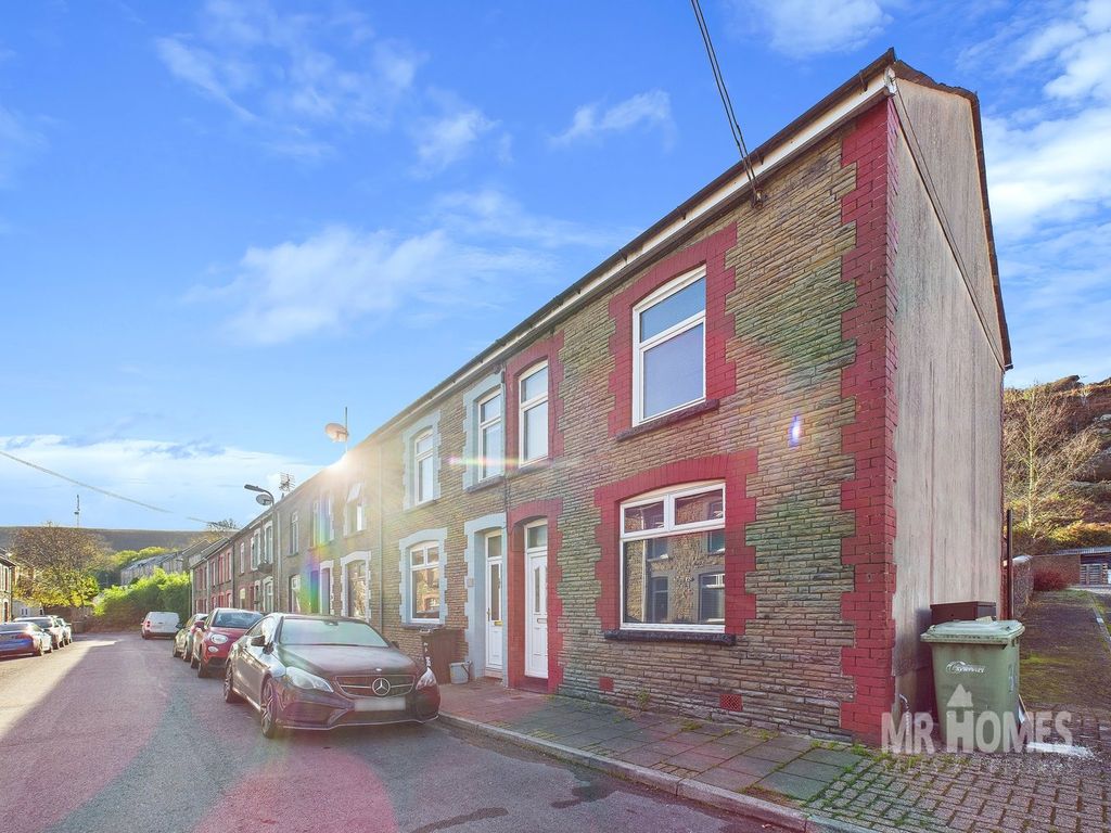 Property photo 2 of 23