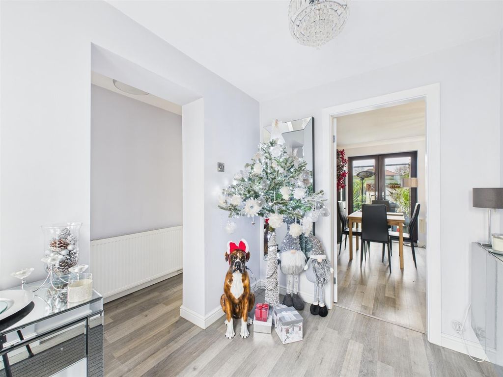 Property photo 2 of 39 Cam03844G0-Pr0367-Still010.Jpg