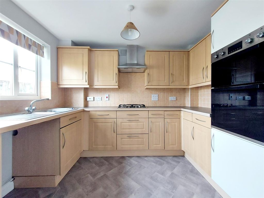 Property photo 2 of 23