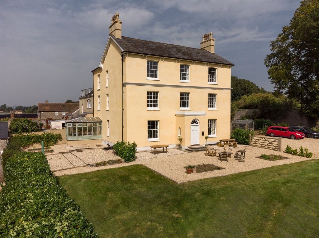 Property photo 1 of 17 Newleaze House