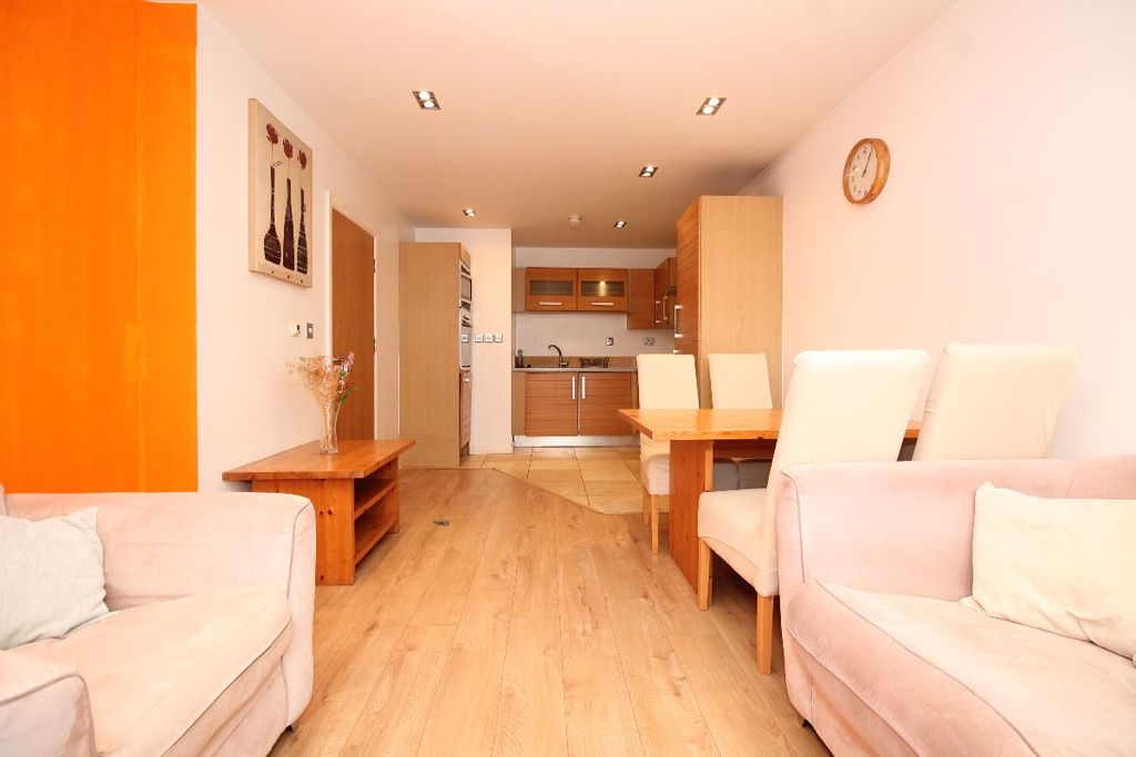 Additional image 7 of 1 bed flat to rentCity Tower, Limeharbour, Canary Wharf E14