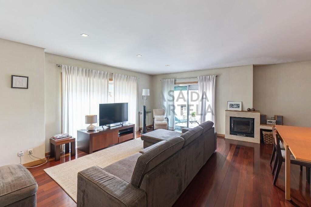 Property photo 1 of 52 3-Bedroom House – Rio Tinto – Venda Nova