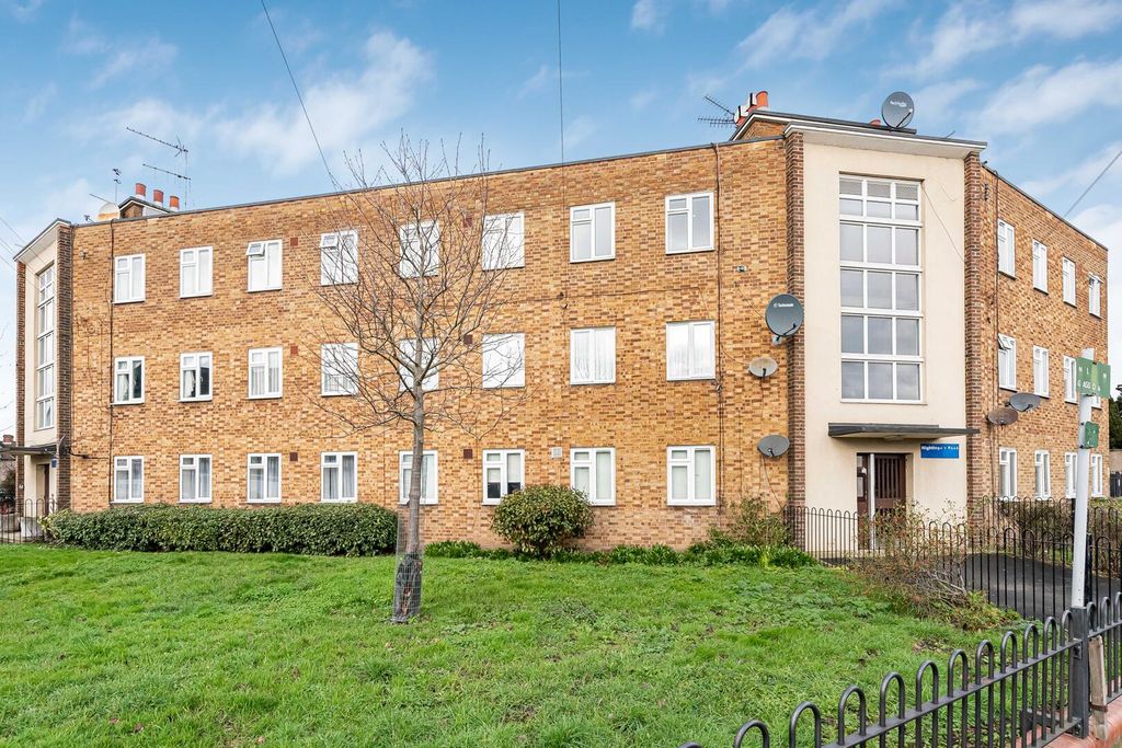 Property photo 1 of 20 Front (Exterior)