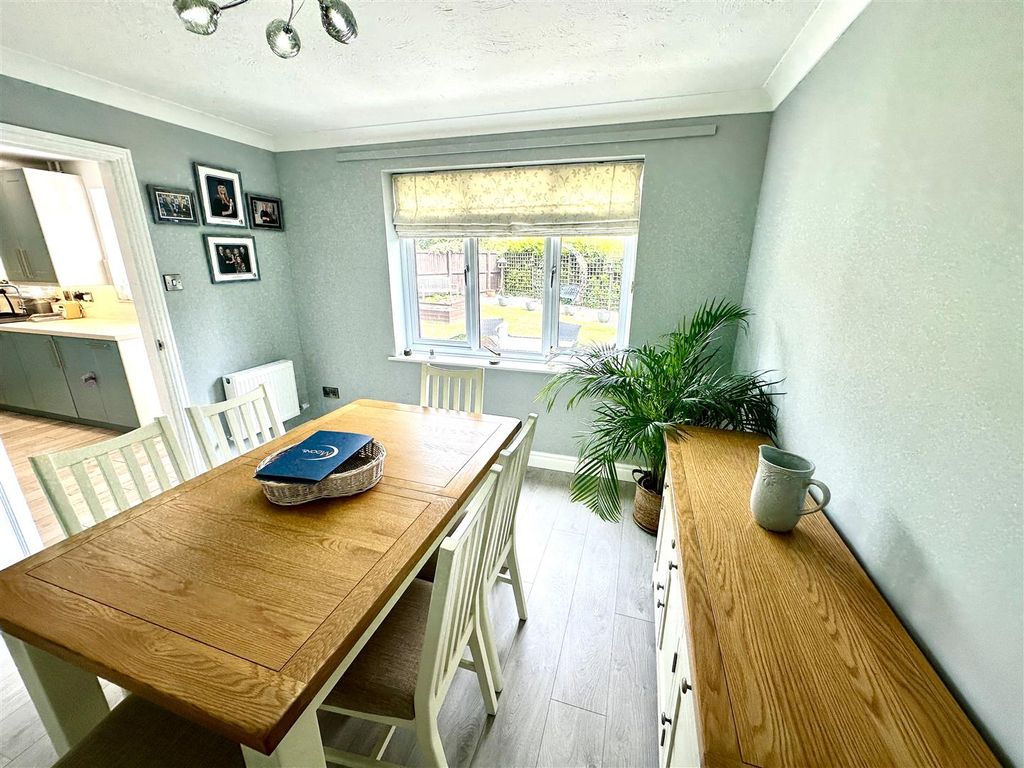 Property photo 3 of 18 Dining Room