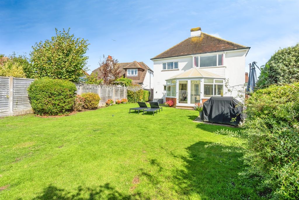 Property photo 2 of 17