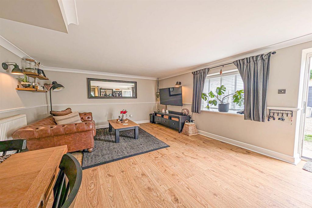 Property photo 1 of 12 Lr 1.Jpg