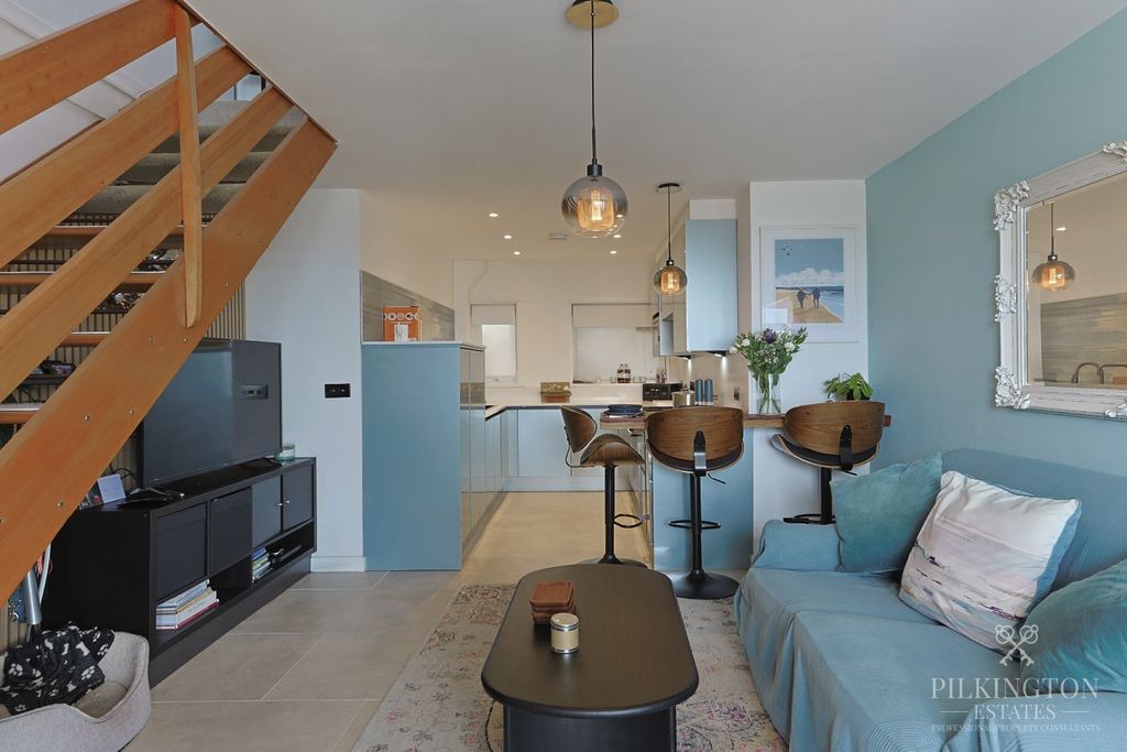 Property photo 3 of 16 4955833