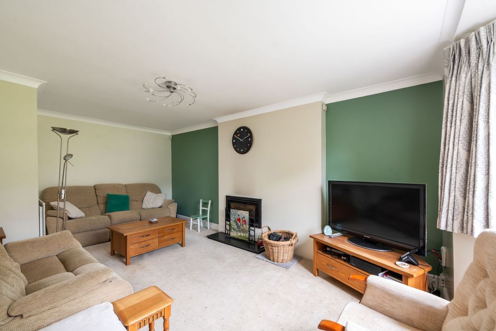 Property photo 2 of 21