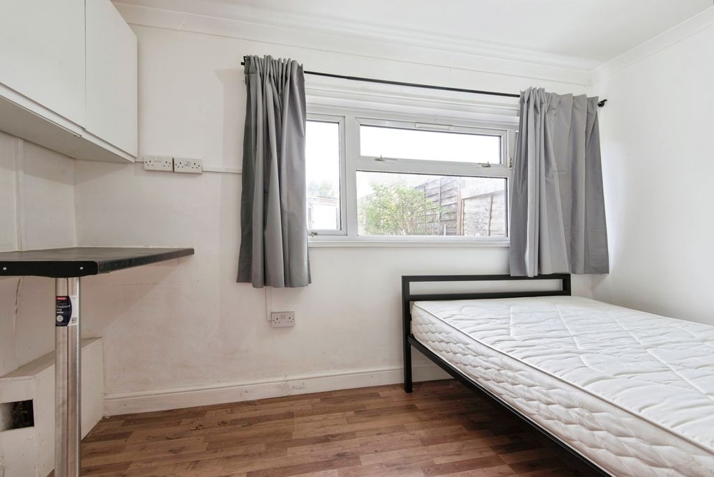 Property photo 3 of 7 Pbox-Img.Jpg