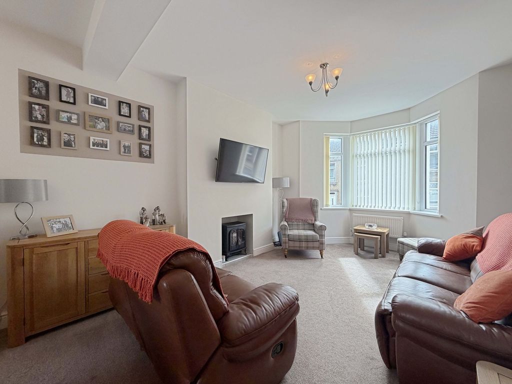 Property photo 3 of 34