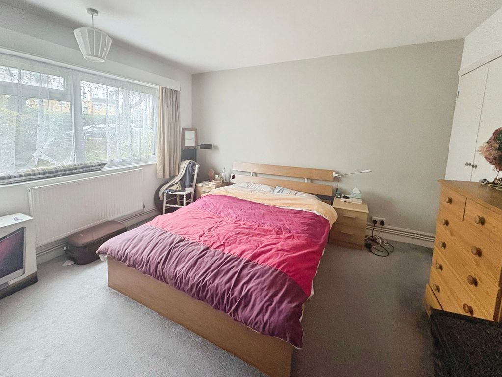 Property photo 3 of 5 Bedroom 1