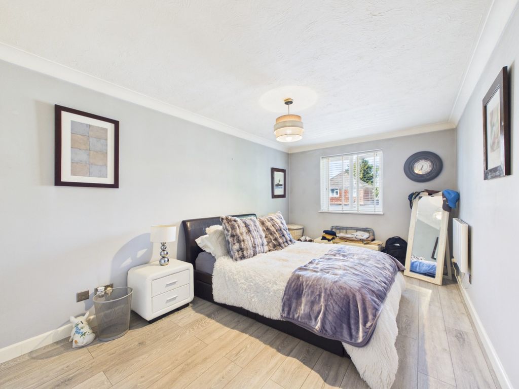 Property photo 3 of 12 5096614