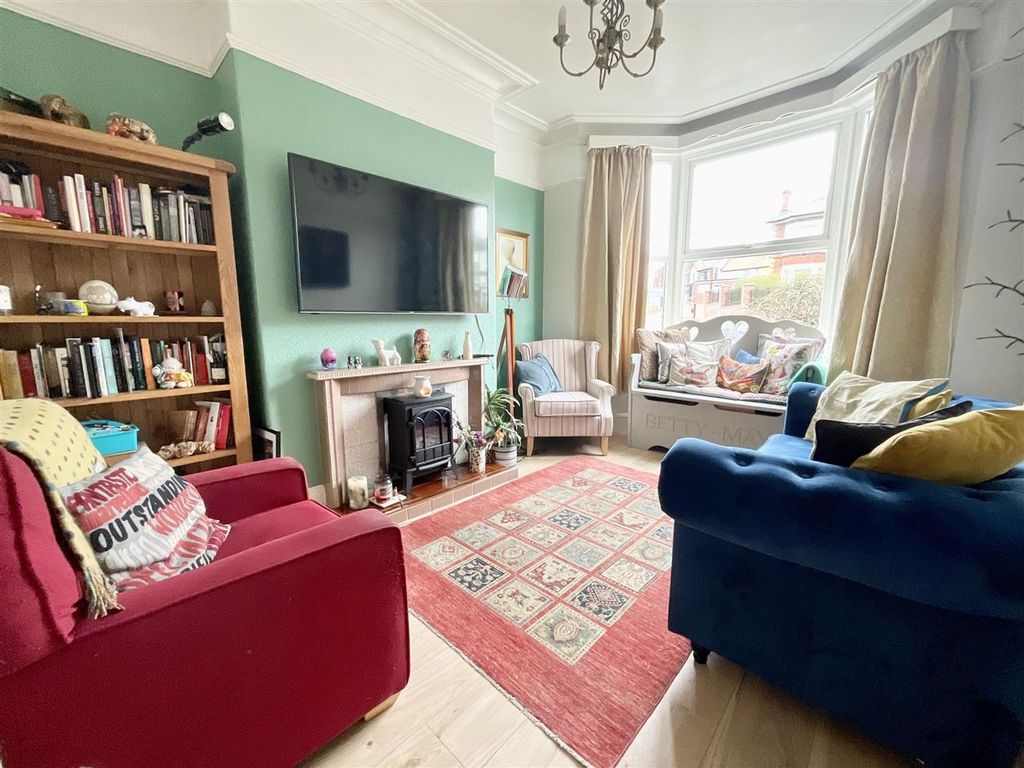 Property photo 2 of 11
