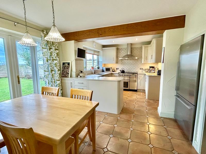 Property photo 3 of 28 Kitchen/Diner