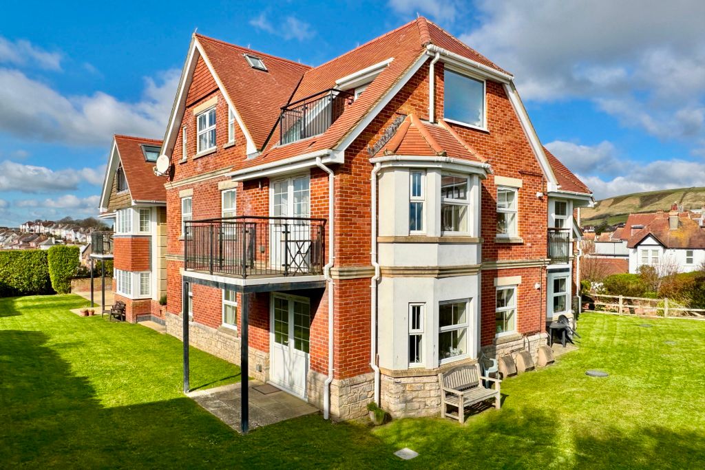 Property photo 2 of 14 The Cliffs