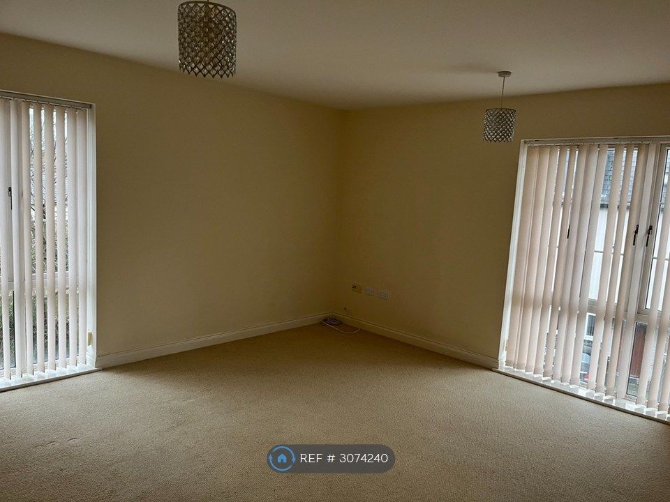 Property photo 3 of 7 Lounge