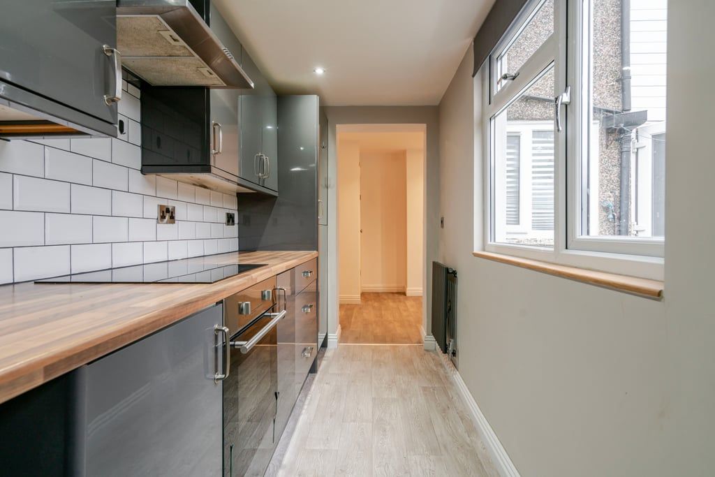 Property photo 2 of 27