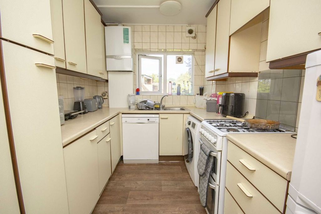Property photo 3 of 5