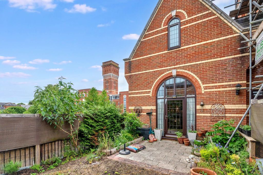 Property photo 2 of 10