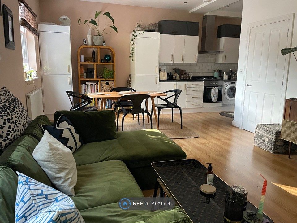 Property photo 2 of 14 l-Shaped Main Living Space