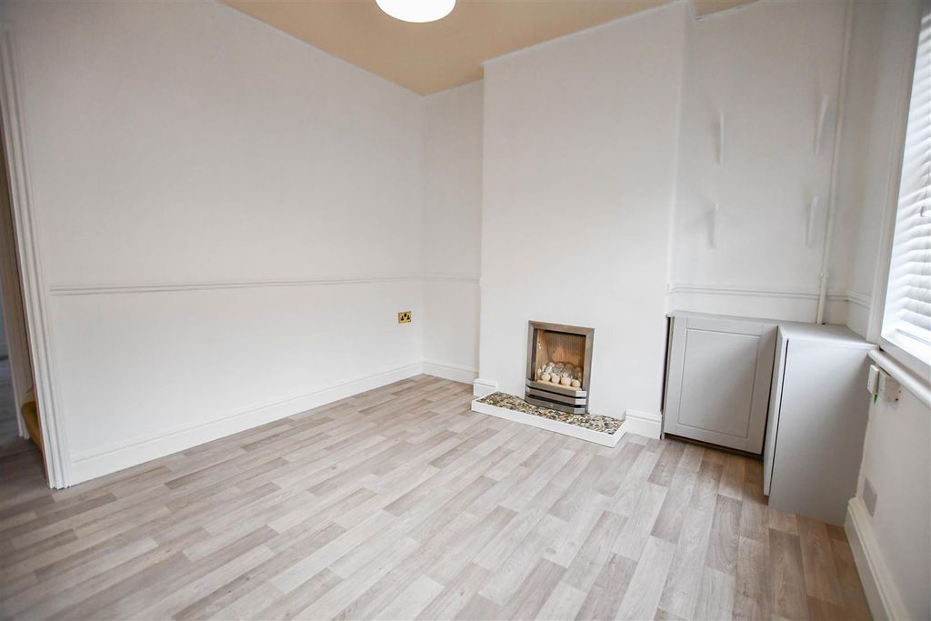 Property photo 2 of 15 Dsc_1317-1.Jpg