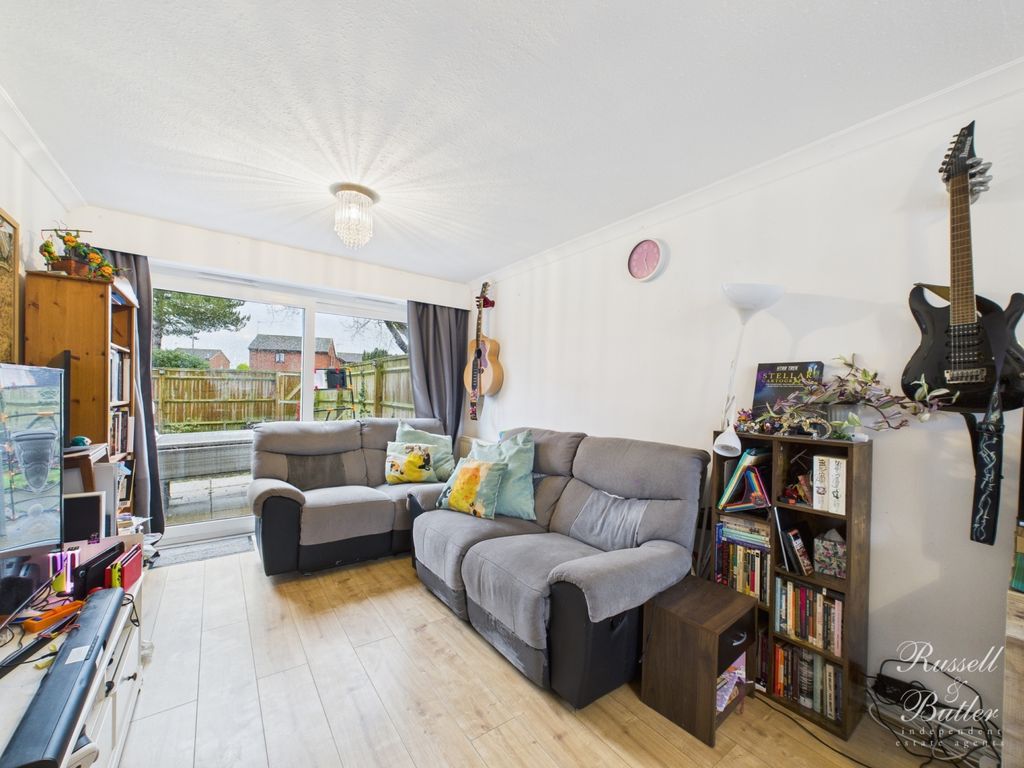 Property photo 2 of 12 Cam01995G0-Pr0403-Still006