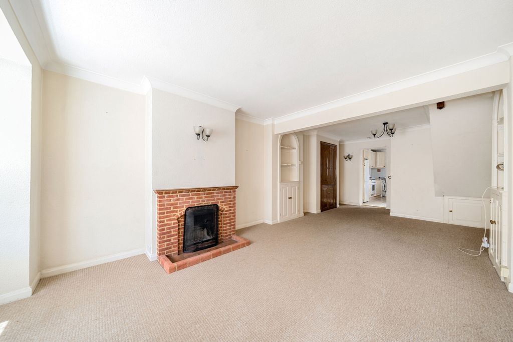 Property photo 3 of 17 1320079-12-686Bc0...