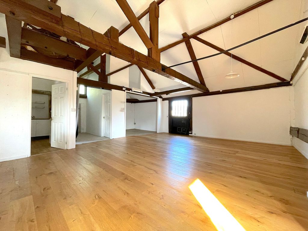 Property photo 2 of 9 Photo 2