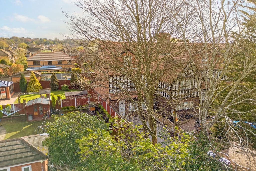 Property photo 3 of 40