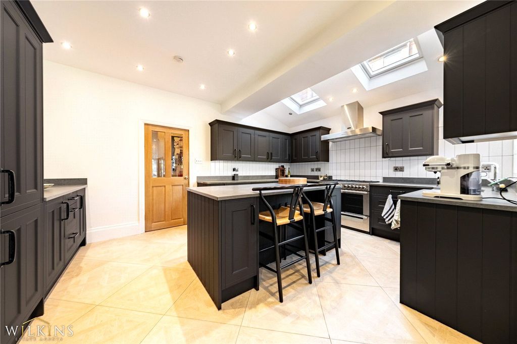 Property photo 2 of 45 Picture No. 83