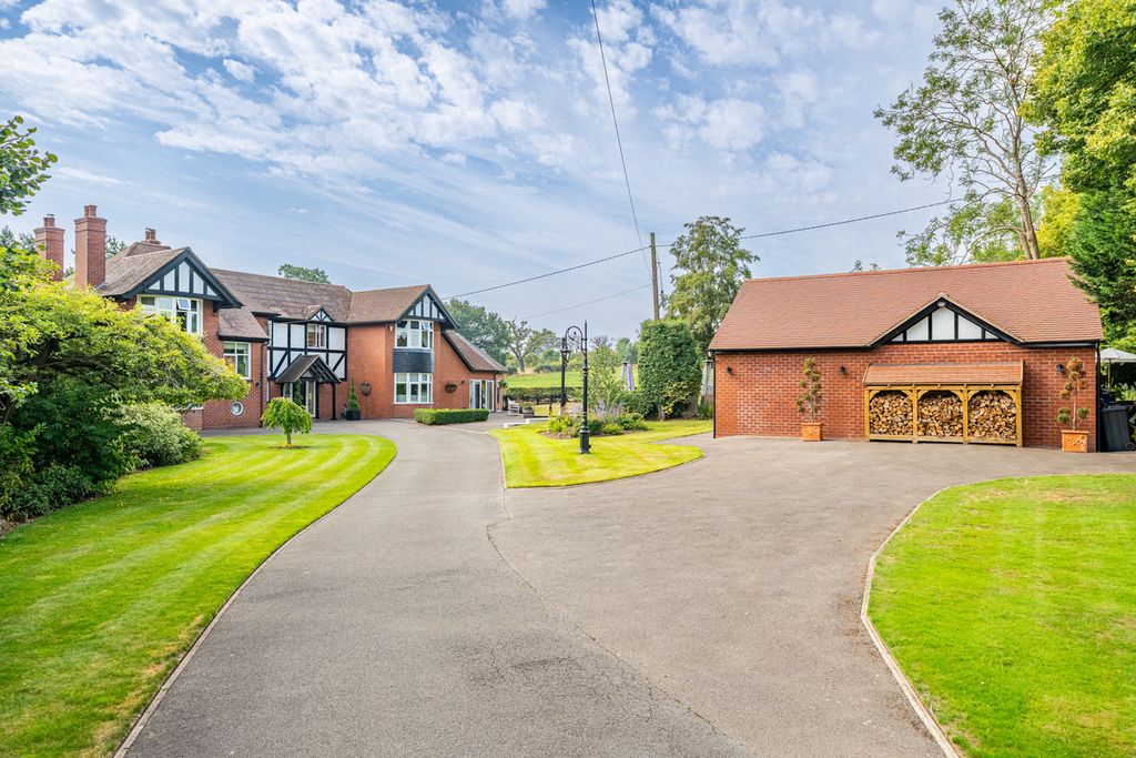 Property photo 1 of 23