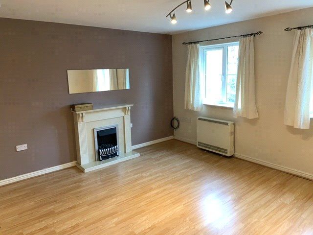 Property photo 3 of 11 Lounge