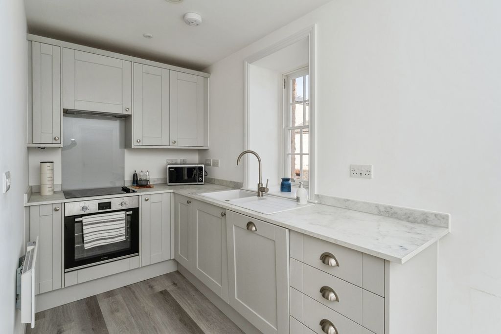 Property photo 2 of 10 Kitchen