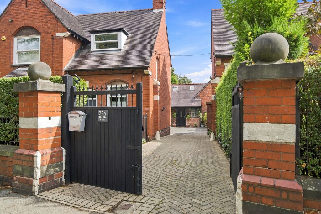 Property photo 2 of 49