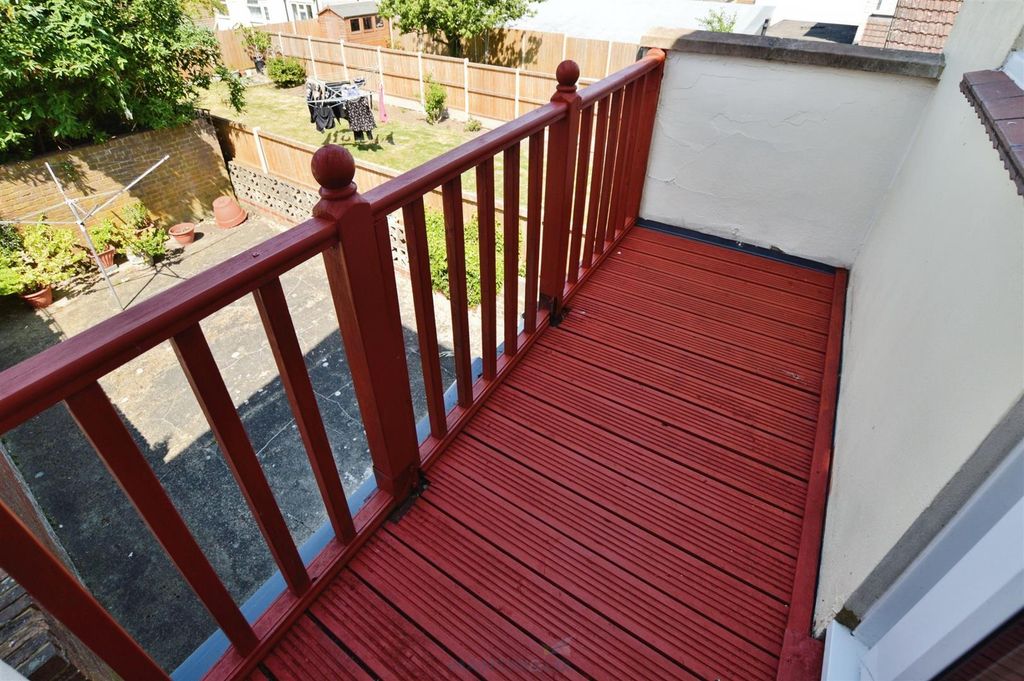 Property photo 2 of 11 Balcony