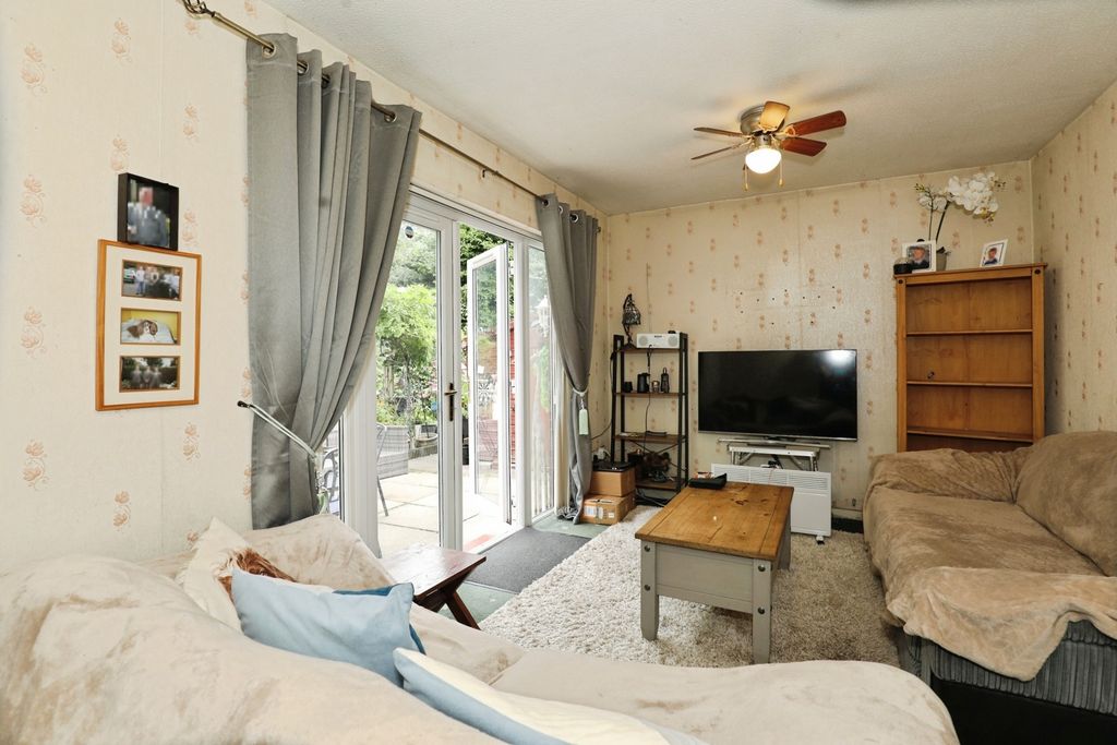 Property photo 3 of 20 Pbox-Img.Jpg